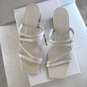 Vince Elita Leather Sandals. Flax/Natural. Size 8. New With All Packaging.
